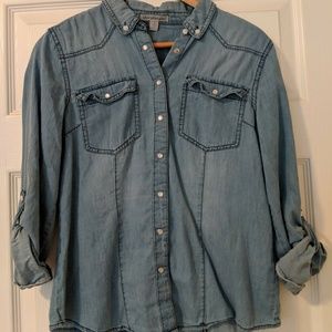 Long sleeve pearl snap button up